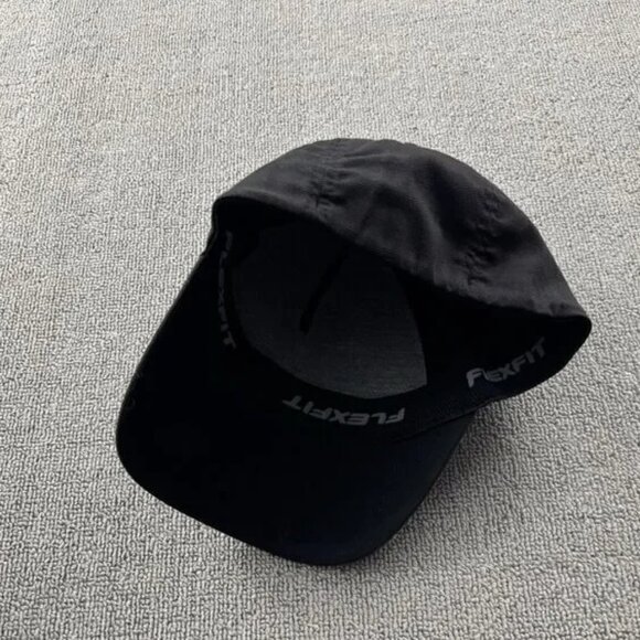 Travis Mathew Hat Adults Small Medium Black Fitted Golfing Cap Casual Men’s - Picture 6 of 7